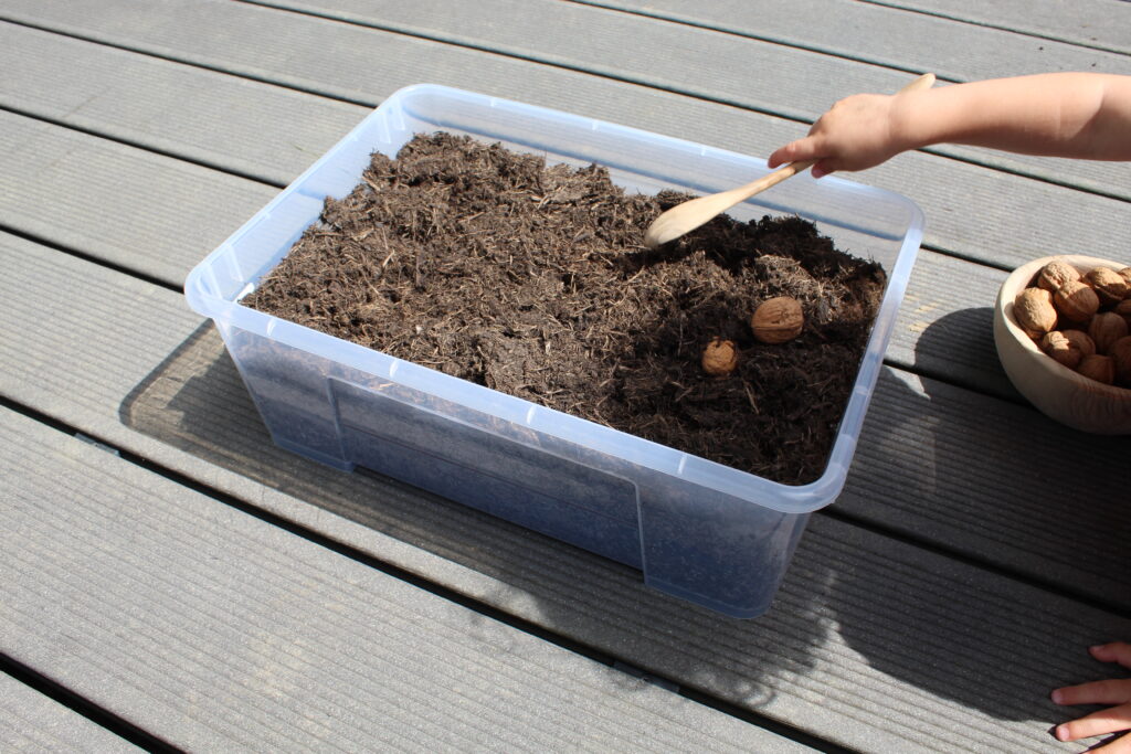 autumn sensory bin